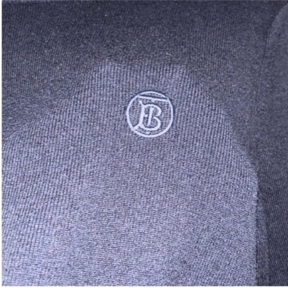 Authentic BURBERRY Cashmere Black Crewneck Ribbed